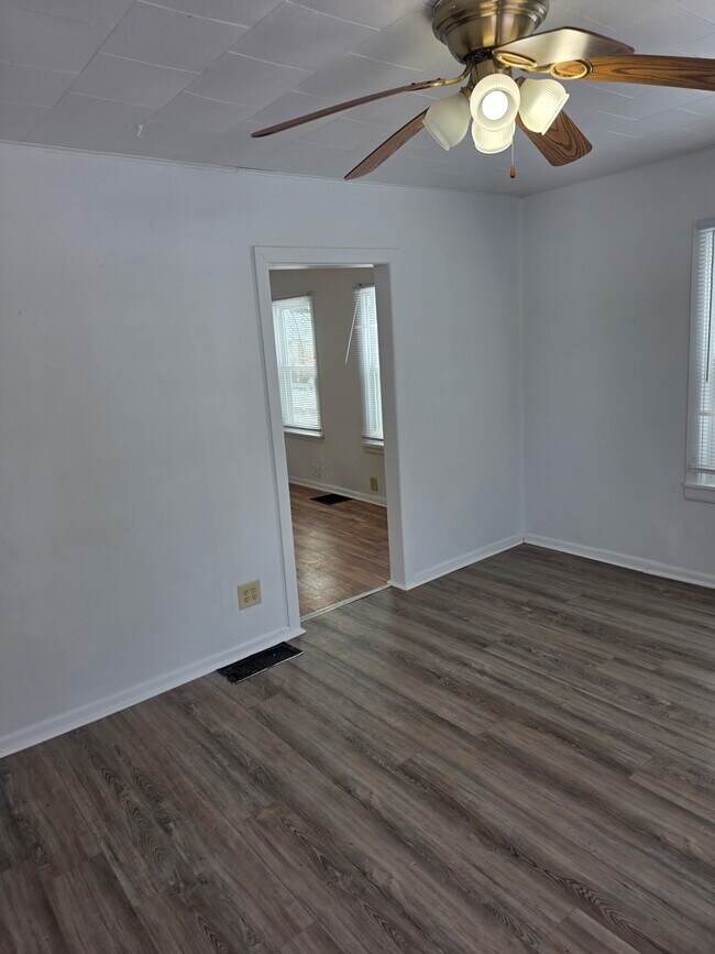 Foto del edificio - 825 Garfield Ave