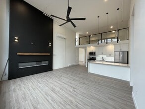 Building Photo - 57 Canterbury St