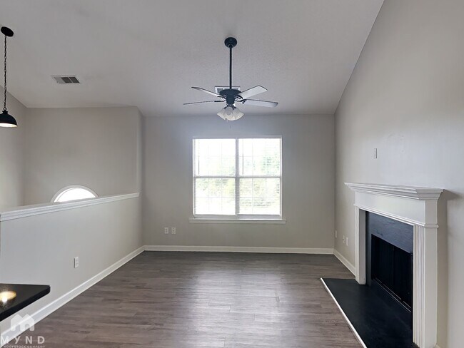 Building Photo - 4963 McKinley Dr