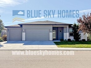 Building Photo - 9119 W Stirrup Dr