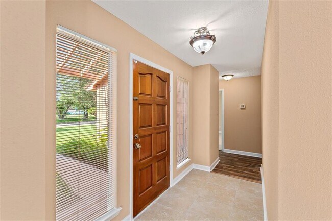 Foto del edificio - 2822 Wood Hollow Dr