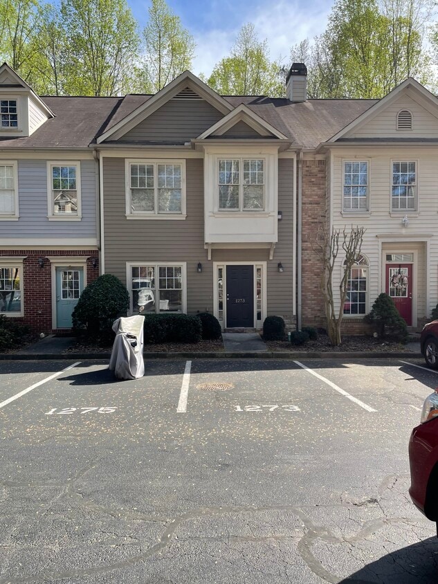 1273 Harris Commons Pl, Roswell, GA 30076 Townhome Rentals in Roswell