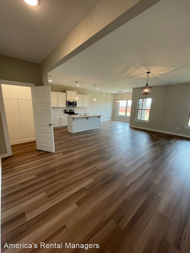 Foto del edificio - 4 br, 2 bath House - 225 John Harold Drive