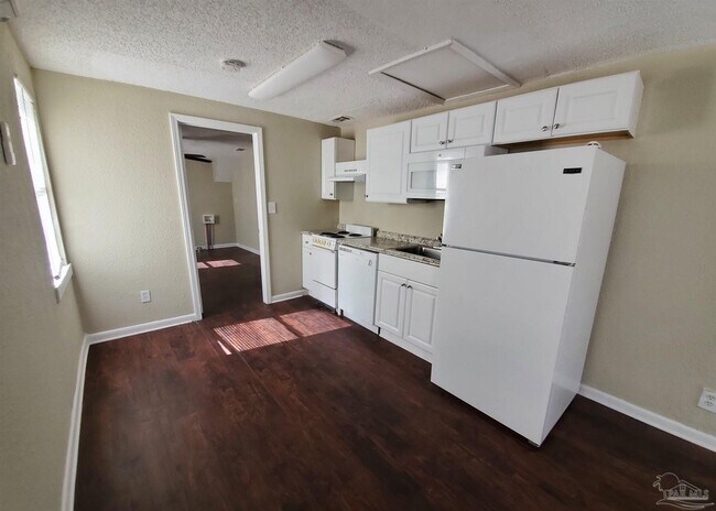 Foto del edificio - 1007 N J St