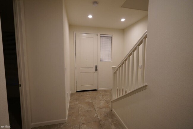 Foto del edificio - 3 br, 3.5 bath Townhome - 5510 Iron Horse ...