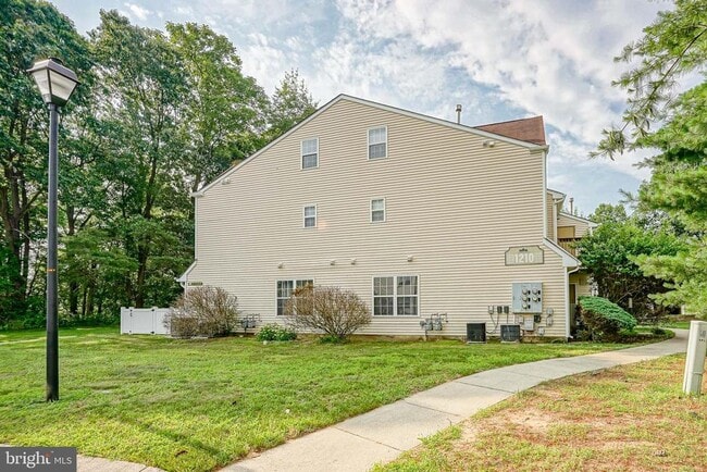 Building Photo - 1214 Tristram Cir