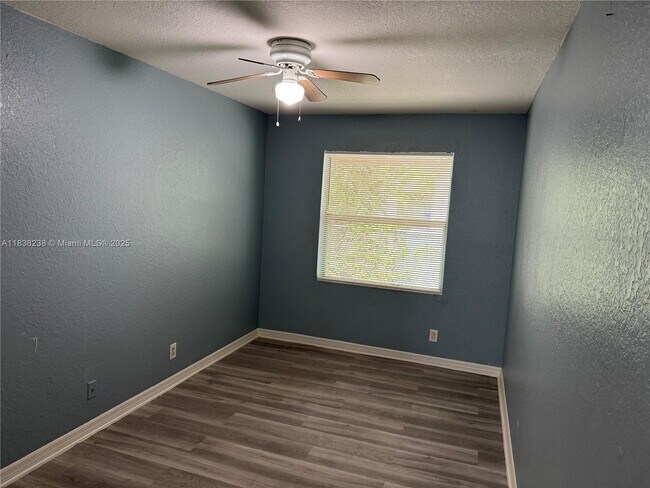 Foto del edificio - 707 SW 6th St