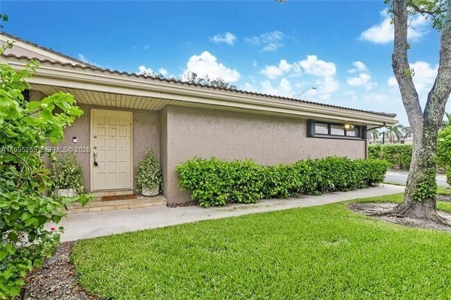 Foto del edificio - Bonnie Brae Way, Hollywood, FL 33021 - 3 BR 2 BA townhouse
