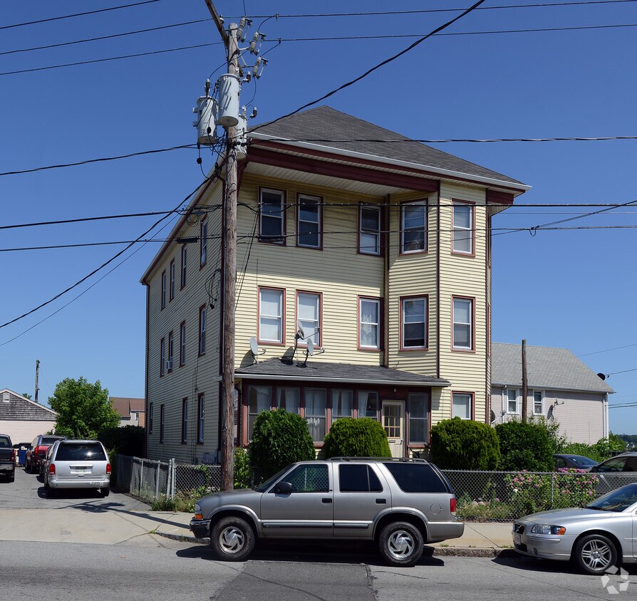 Building Photo - 418 Belleville Ave