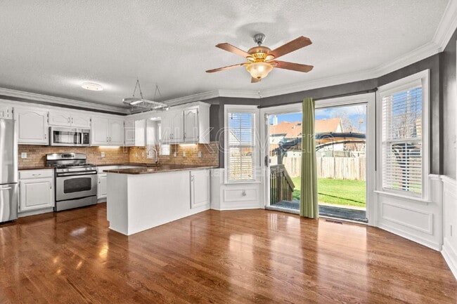 Building Photo - 824 SE 11 Terrace