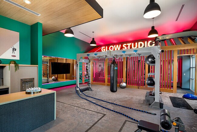 Foto del edificio - Chroma Apartment Homes