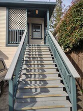 Building Photo - 16 Frances St