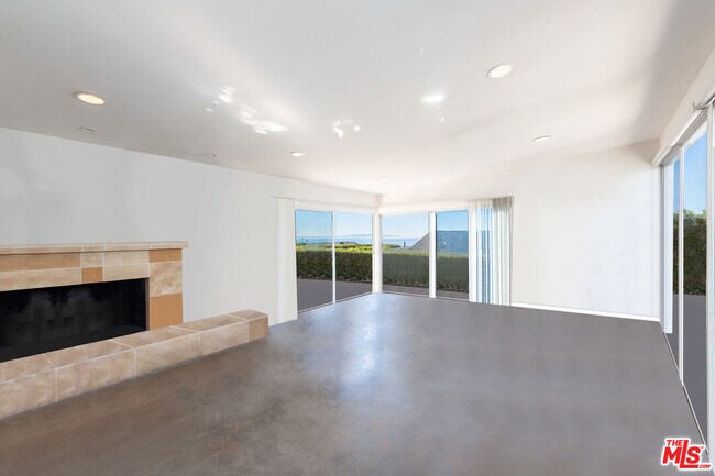 Building Photo - 3702 Castlerock Rd