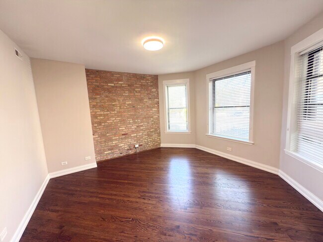 Foto del edificio - 2754 N Richmond St
