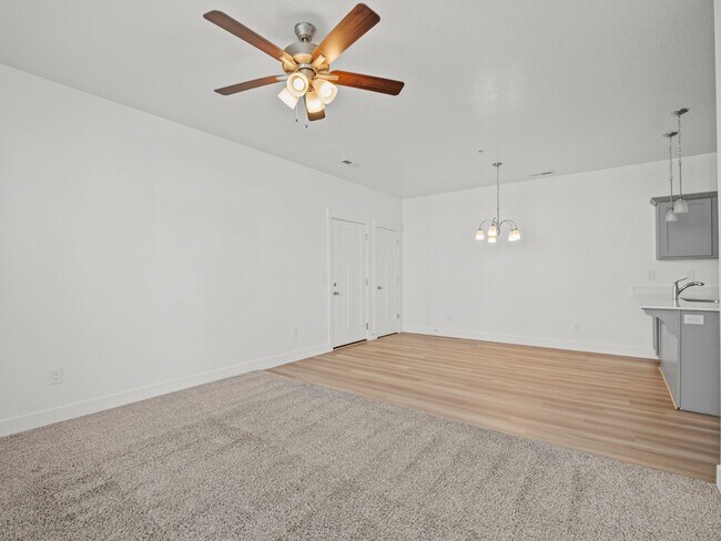 Foto del edificio - Beautiful home for rent in Saratoga Springs!