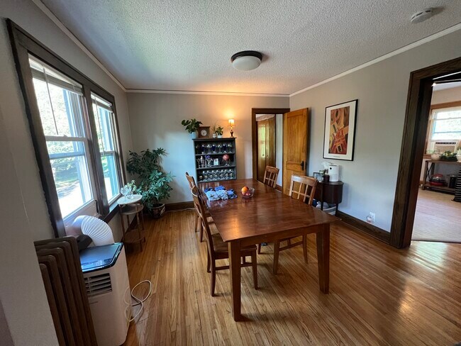 Foto del edificio - 2209 E 33rd St