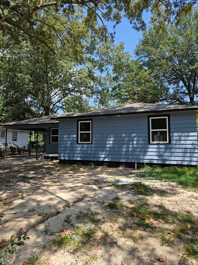 Building Photo - 3113 Tulip St