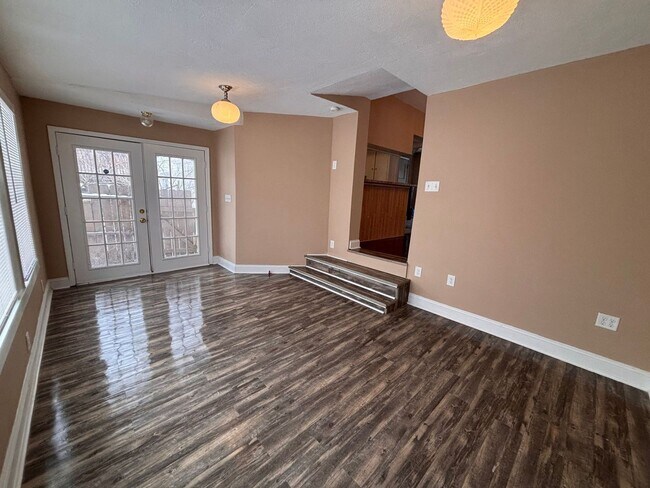 Building Photo - 4761 Dale Ave