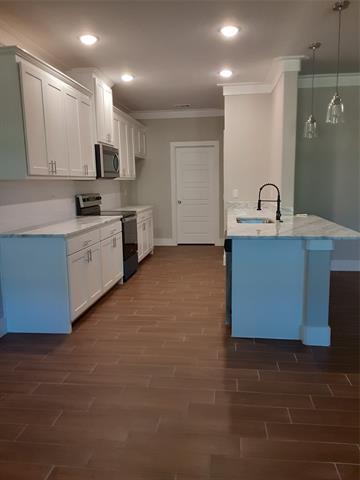 Foto del edificio - 2420 Creek Dr