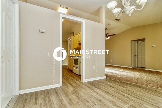 Building Photo - 3 Bedroom Pet-Friendly Home in Spring Hill, FL with Main Street Renewal