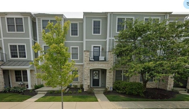 Building Photo - 5895 Canyon Creek Dr