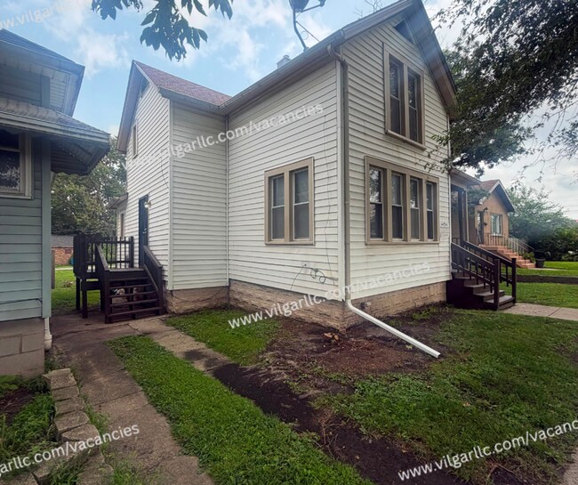 Foto del edificio - 4611 Pine Ave