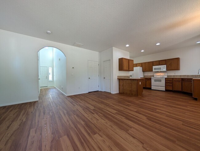 Building Photo - Fantastic 3 Bedroom, 2.5 Bath In Thurston ...