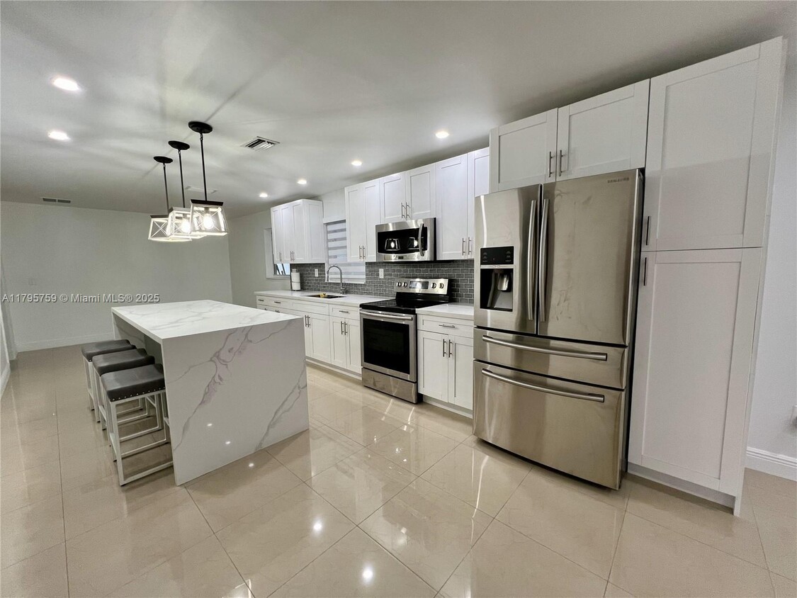Foto principal - 10356 SW 11th Terrace