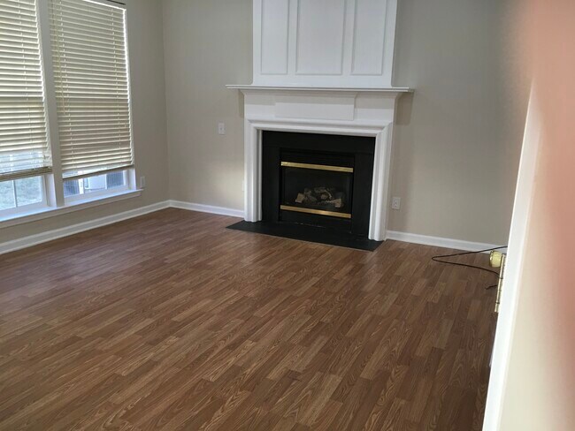 Foto del edificio - 2113 McKenzie Creek Dr