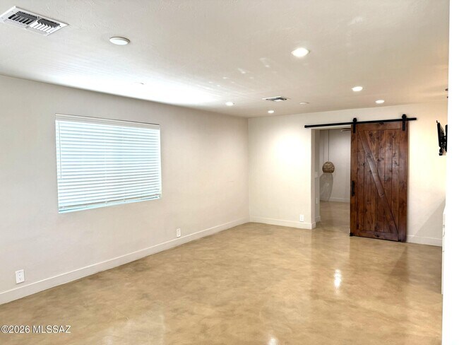 Foto del edificio - 426 S Stratford Dr