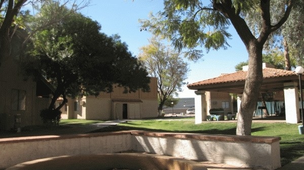 Exterior Photo - Desert Star