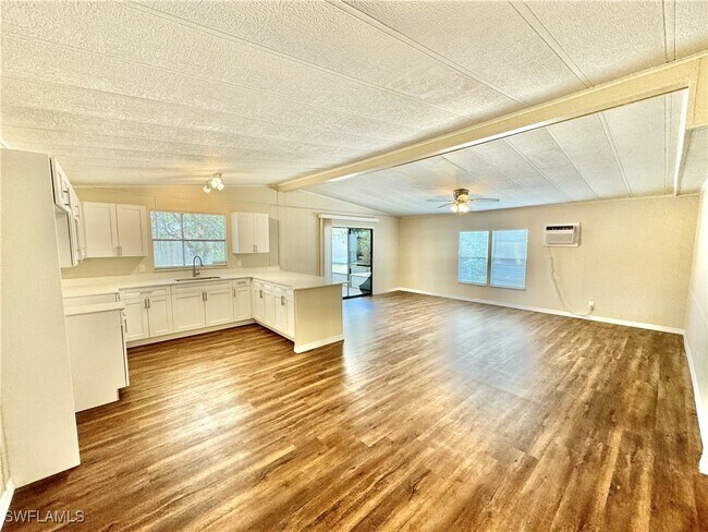 Foto del edificio - 1252 Henderson Creek Dr