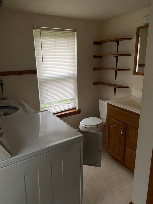 Bathroom - 18 W Railroad Ave