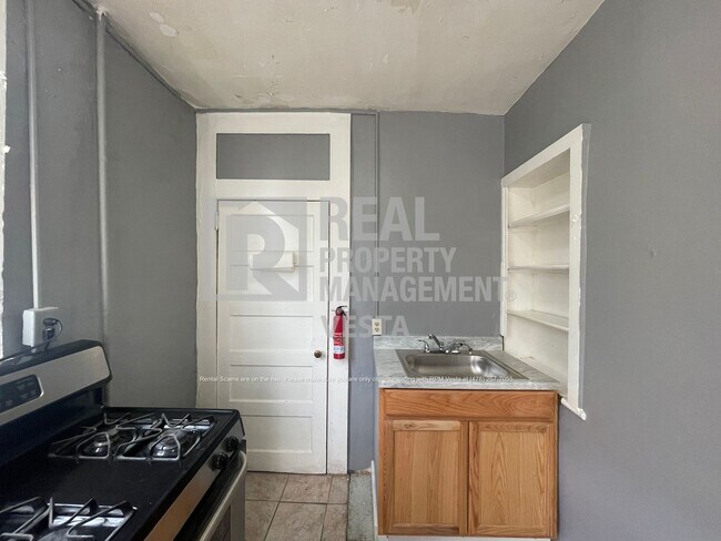 Building Photo - Charming One Bedroom Apartment - Section 8...