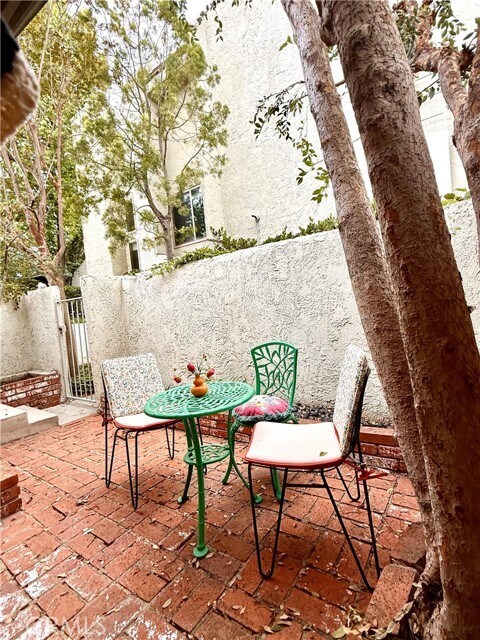 Foto del edificio - 11738 Moorpark St