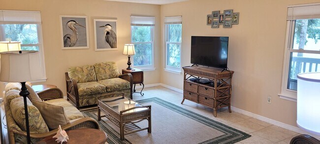 Foto del edificio - Funished Resort Style Condo in Gated Community- River Front