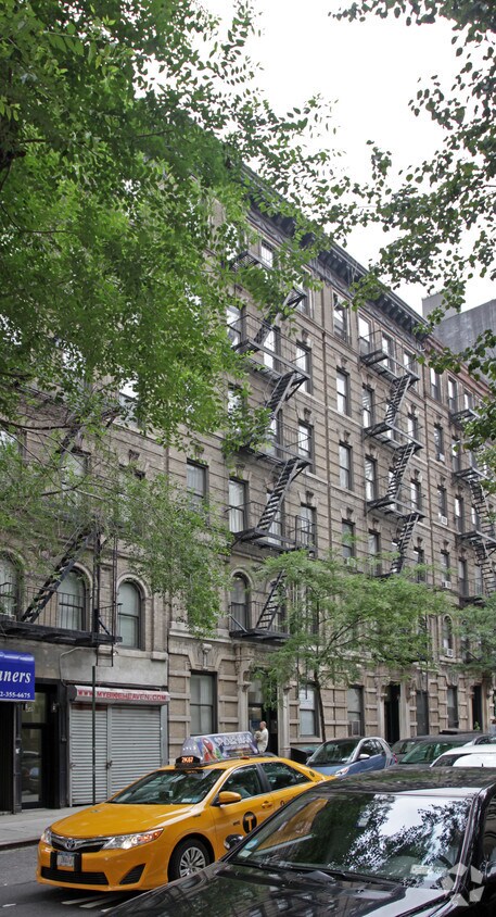 Vista completa - 346 E 62nd St
