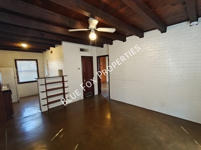 Foto del edificio - 1211 N Jones Blvd