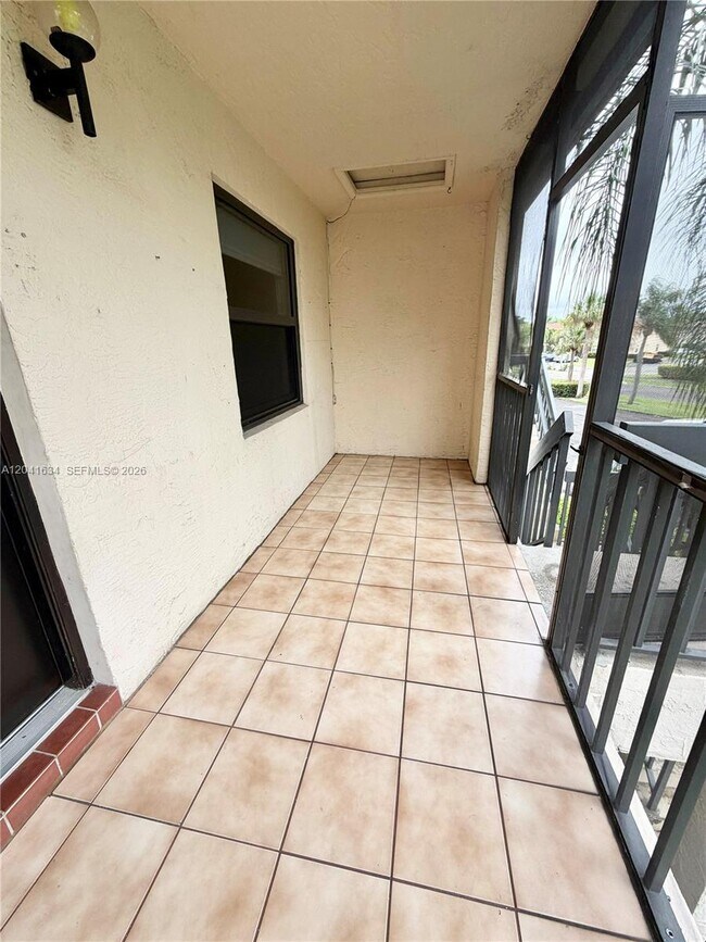 Foto del edificio - 7137 Golf Colony Ct