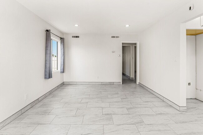 Building Photo - 3728 Odom St