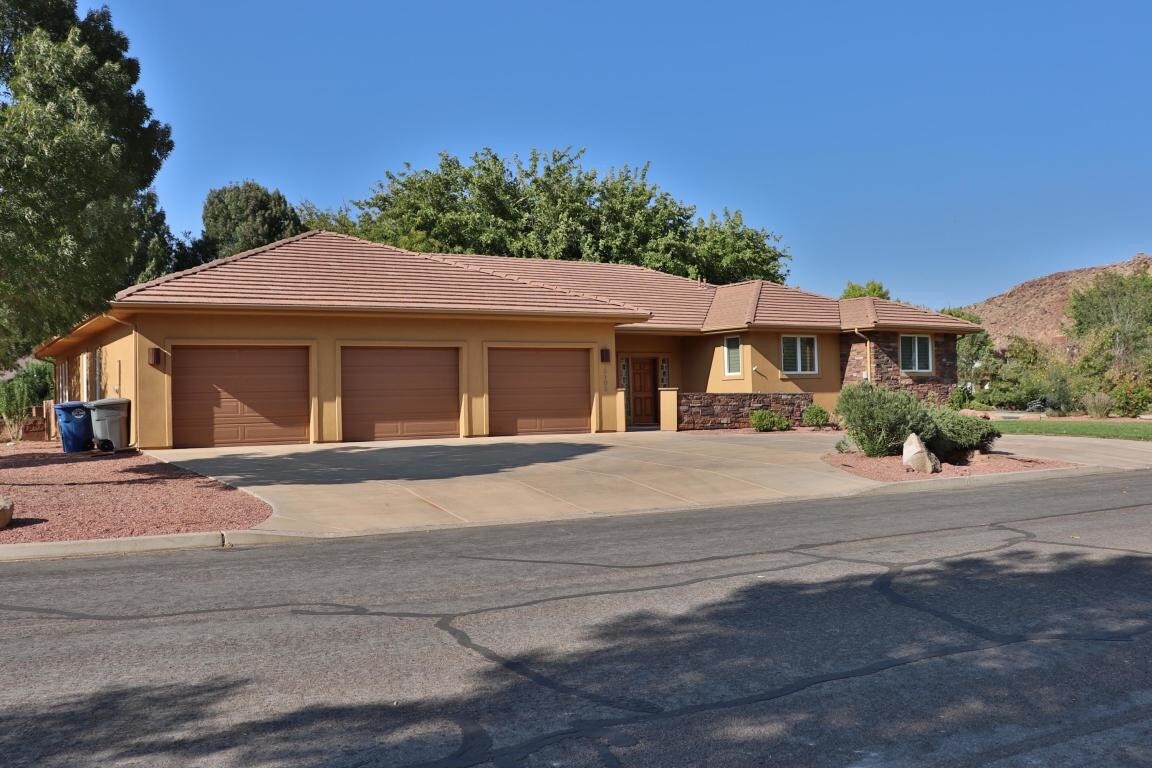 Foto principal - 3103 Wesley Powell Dr