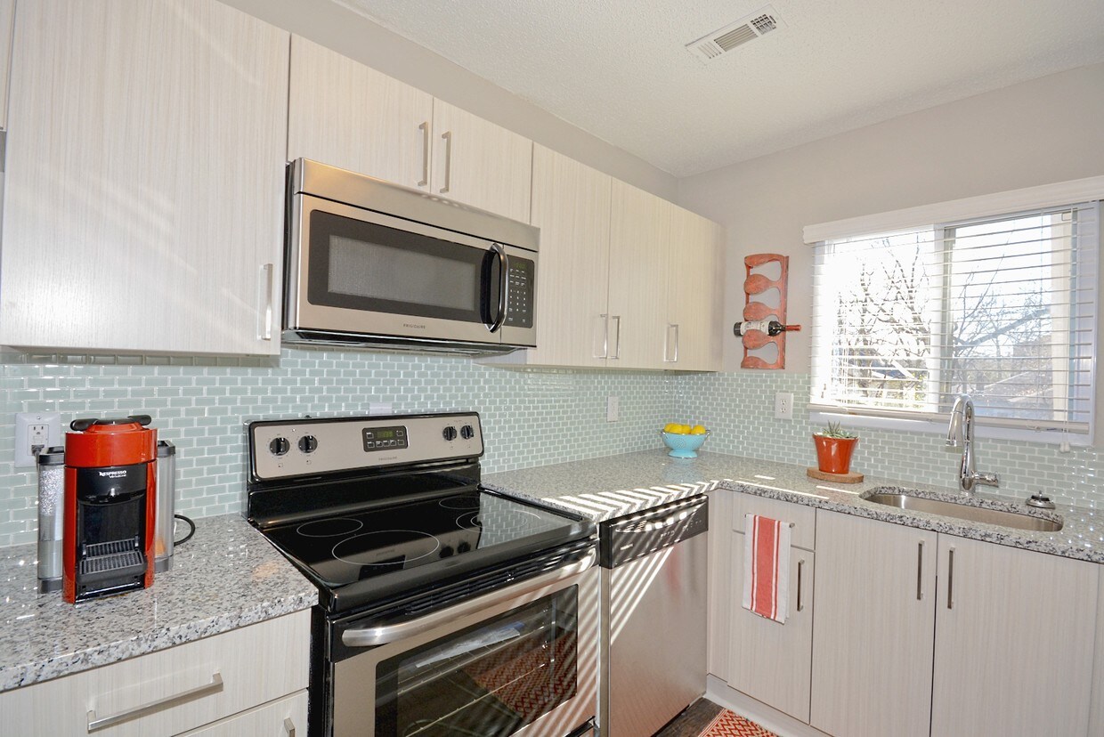 Foto principal - 419 Chamberlain St SE