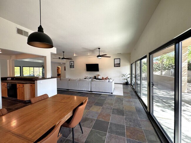 Foto del edificio - COMING SOON!! GORGEOUS 2 Bed 2 Bath Home in BERMUDA DUNES!