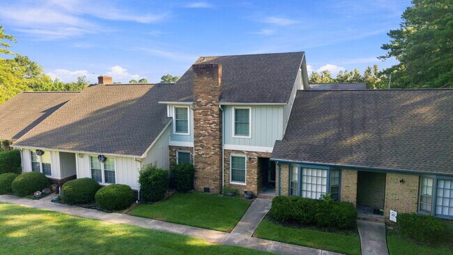 Foto del edificio - 126 Oakmont Dr