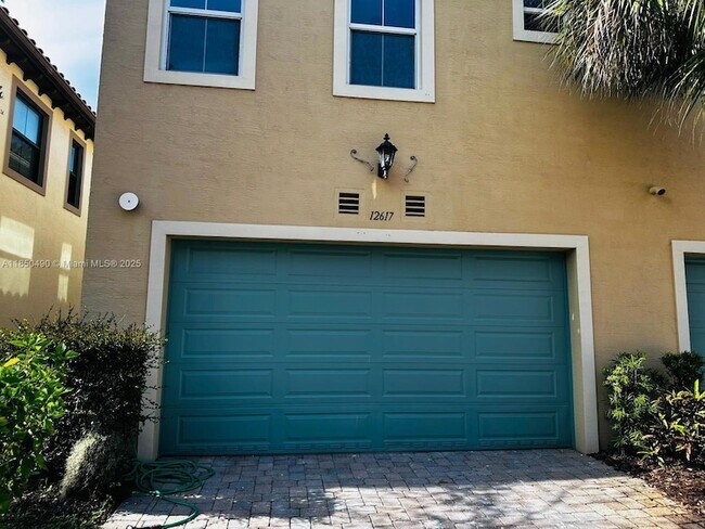 Foto del edificio - 12617 NW 32nd Ct