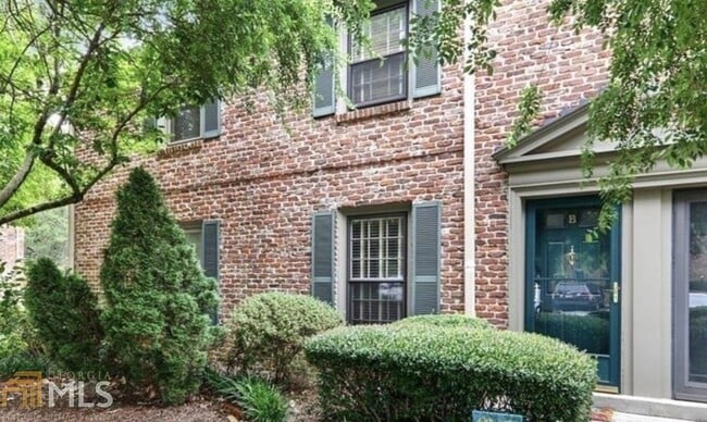 Building Photo - 3121 Colonial Way