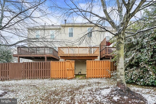 Foto del edificio - 45590 Whitcomb Square