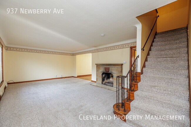 Building Photo - Brick Side by Side Colonial