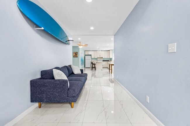 Foto del edificio - Upgraded 5 bedroom, 3 bath home