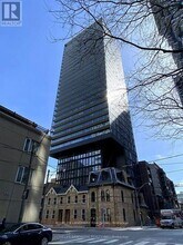 Building Photo - 47 Mutual St